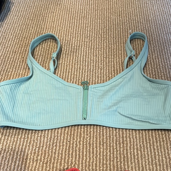 2 NWT TAVIK swim tops size large - Picture 2 of 8